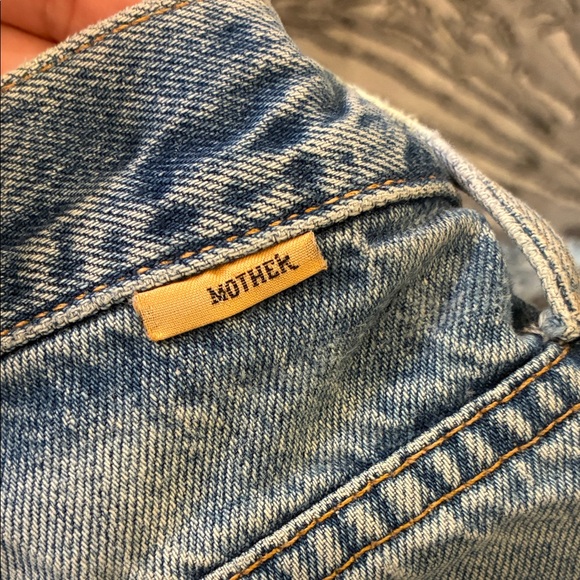 MOTHER The Scrapper Cuff Faded Jeans - Picture 8 of 8